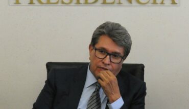 Monreal denuncia ante FGR a Sansores por difusión de conversaciones y peculado