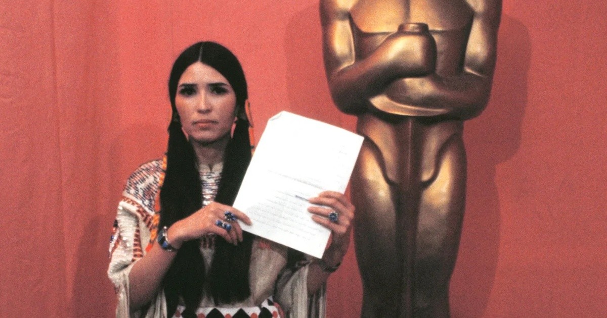 Murió la actriz y activista indígena Sacheen Littlefeather: artista que luchó por los derechos de las comunidades originarias en los Oscar