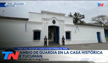 Video: FIN DE SEMANA LARGO I TUCUMÁN: El cambio de guardia en la Casa Histórica.