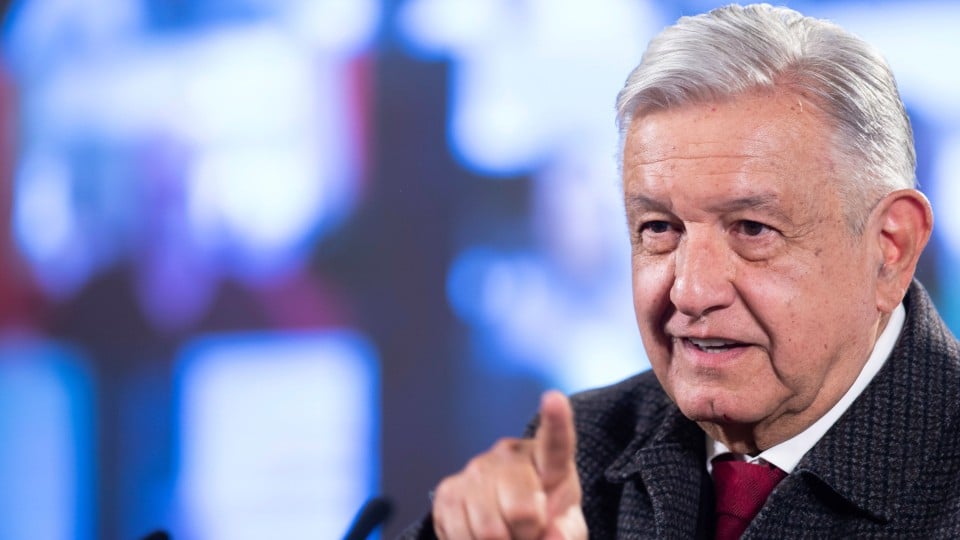 AMLO contradicts himself on asking for 'avalanche of votes' for the transformation in 2024
