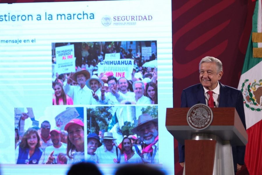AMLO disqualifies march for the INE