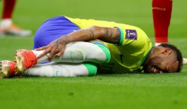 Alarma en Brasil: Neymar se retiró lesionado del partido ante Serbia