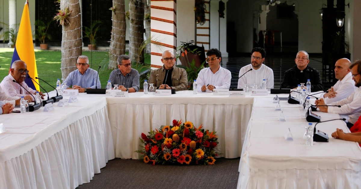 Colombia: el gobierno reanudará los diálogos con el ELN