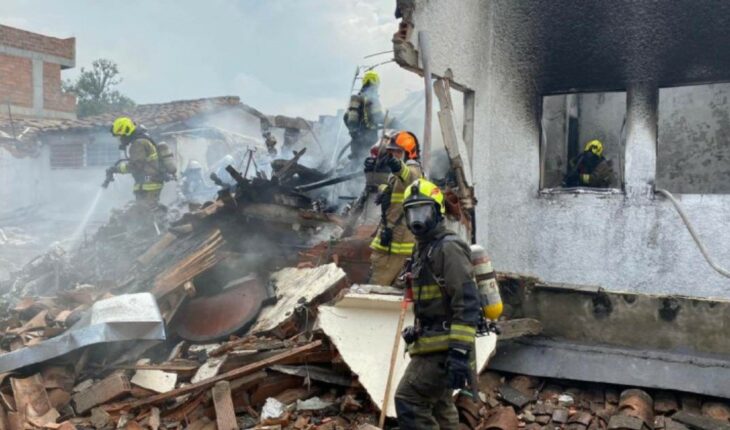 Colombia: una avioneta cayó sobre un sector residencial en el Barrio Belén Rosales