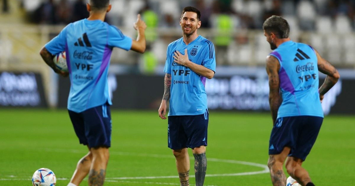 Con Messi a la cabeza, la Selección Argentina se entrenó en Abu Dhabi