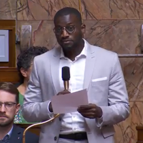 Diputado ultraderechista francés grita «que se vuelva a África» a otro parlamentario en medio del debate sobre inmigración: la sesión fue suspendida