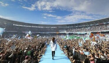 Fuerte expectativa: Cristina Kirchner reaparece en La Plata ante un estadio repleto