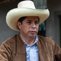 Peru's Legislative Subcommittee Approves Report to Disqualify Castillo