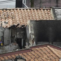 Plane crashes in residential neighborhood of Medellín and leaves at least eight dead