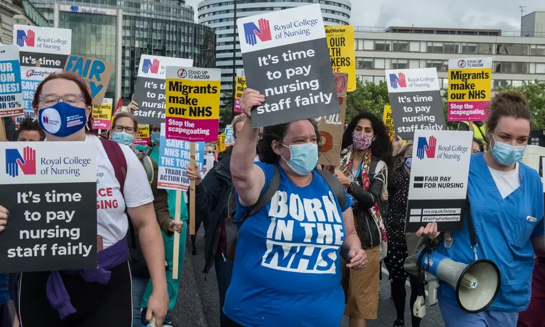 Reino Unido: trabajadores de la salud anunciaron un huelga histórica