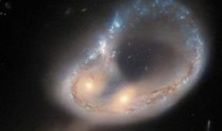 Telescopio espacial Hubble capta la inusual fusión entre dos galaxias