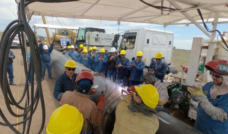 The first pipe welding was carried out in the Néstor Kirchner Gas Pipeline