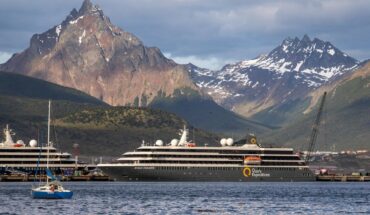 Two American tourists on an Antarctic cruise have died