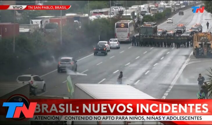 Video: BRASIL: Máxima tensión: militantes “bolsonaristas” se enfrentan con la Policía en las rutas del país