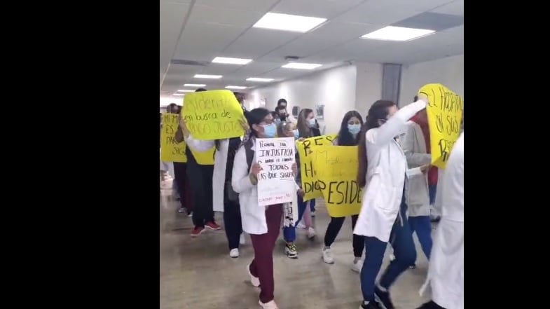 870 médicos residentes de Pemex en paro: exigen aguinaldo completo