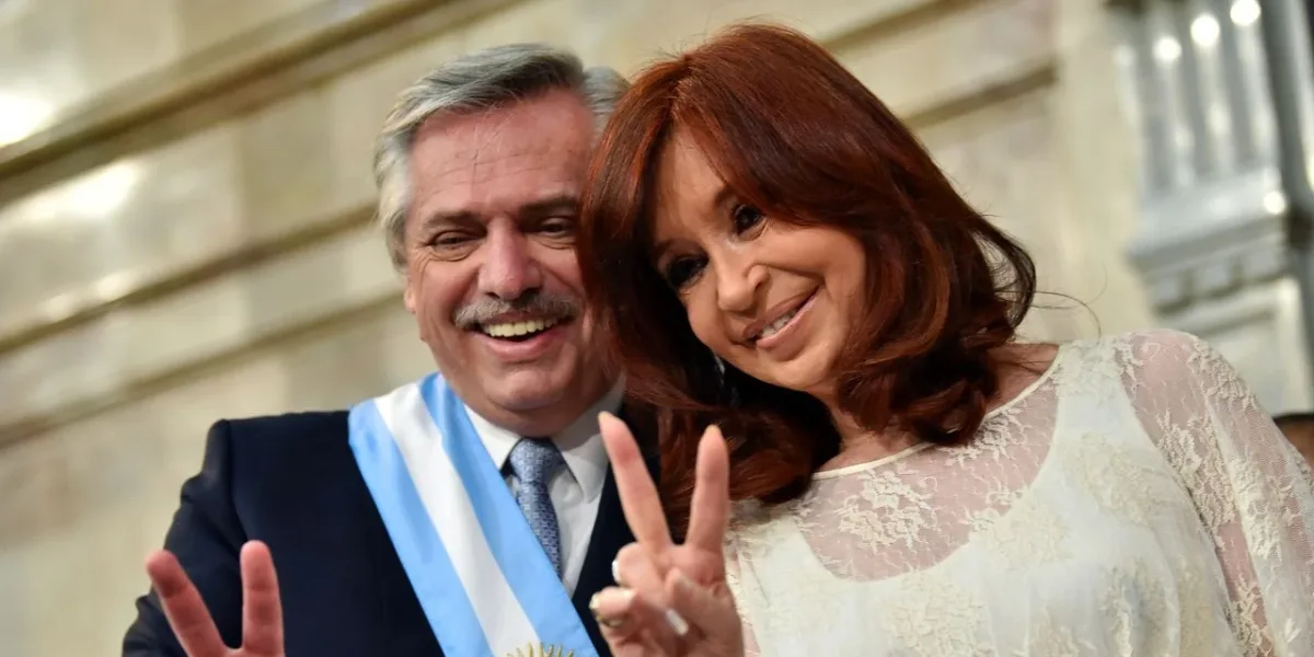 Alberto Fernández respaldó a CFK: "Como puede administrar fraudulentamente quien no tiene capacidad de disponer y decidir en licitaciones públicas"