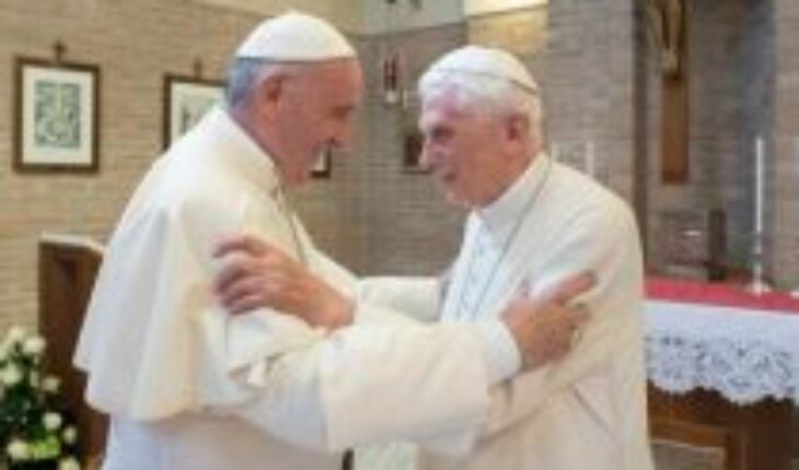 Francis expresses his “gratitude” to Benedict XVI after his death