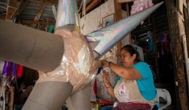 Historia familiar entre las piñatas del paseo Cervantes en Chilpancingo, Guerrero