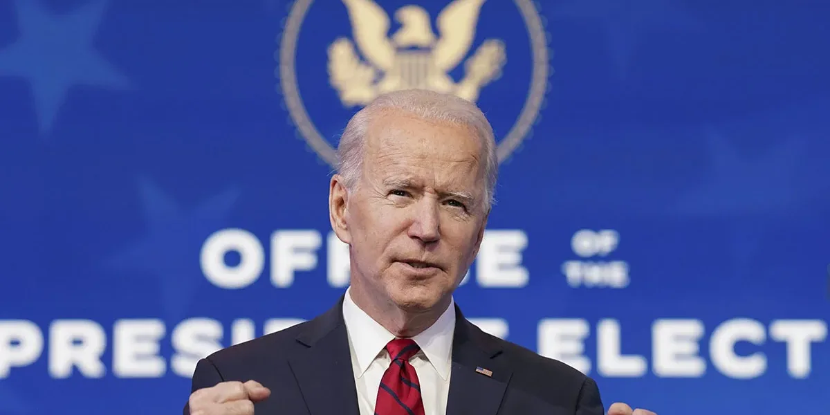 Joe Biden firmó una ley para evitar una huelga ferroviaria
