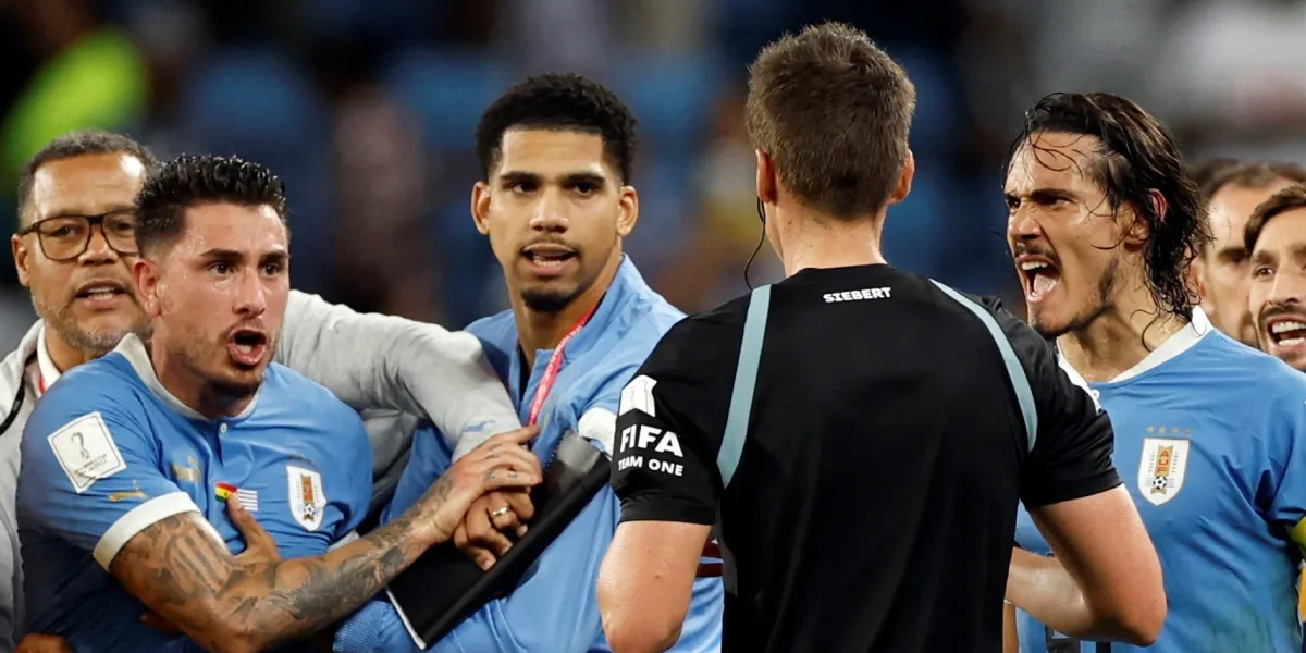 La FIFA abrió un procedimiento contra Uruguay por "conducta indebida"