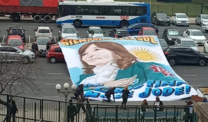 Movilizaciones en apoyo a Cristina Fernández de Kirchner a la espera del veredícto del jucio de Vialidad