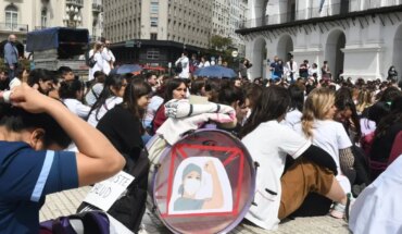 Nurses mobilize to the Ministry of Health of Buenos Aires