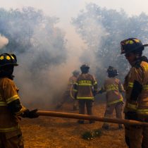Onemi informa que 10 comunas se encuentran en Alerta Roja por incendios forestales y hay una persona lesionada