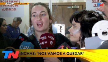 Video: Protesta de argentinos en el hotel de la AFA en Qatar: “NO NOS VAMOS A MOVER, QUEREMOS ENTRADAS”