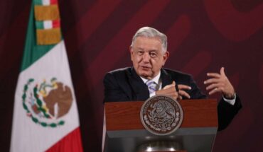 AMLO critica a la UNAM por no resolver plagio de Yasmín Esquivel
