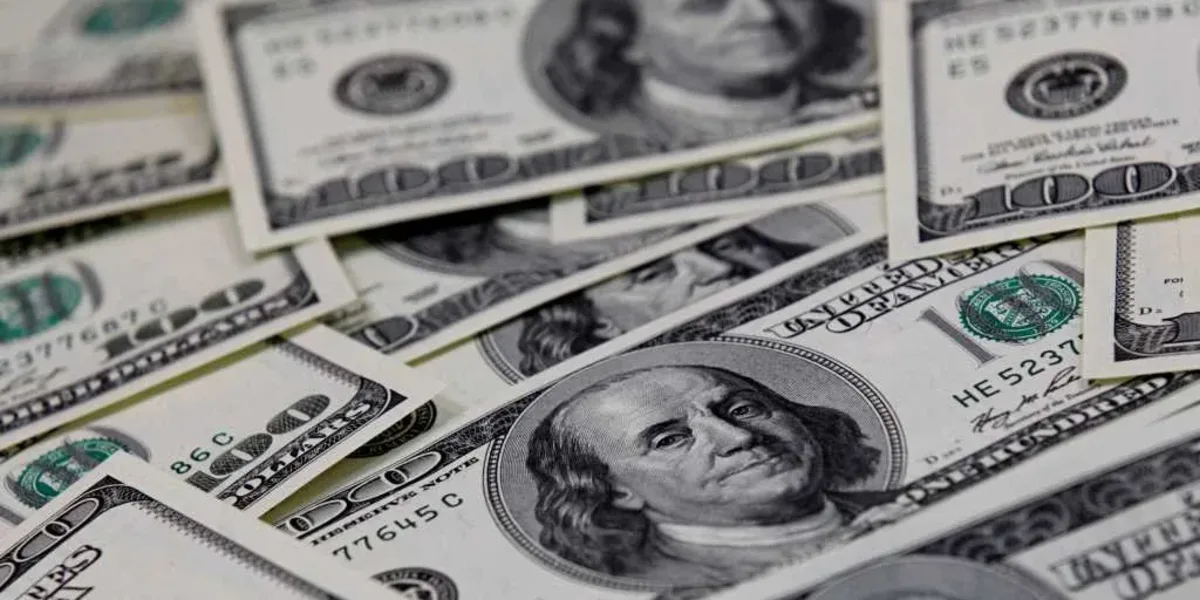 Dólar hoy: la cotización paralela se volvió a disparar y cerró a $378 para la venta