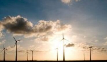 Estudio revela que la descarbonización y eficiencia son claves para combatir la crisis del sector energético