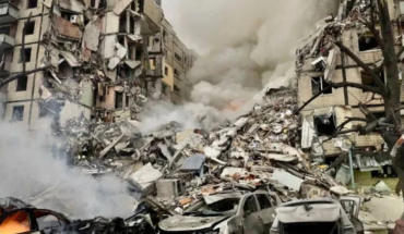 Feroz ataque de Rusia contra un edificio en Ucrania