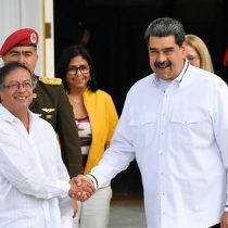 Gustavo Petro llega a Venezuela para reunión extraordinaria con Nicolás Maduro