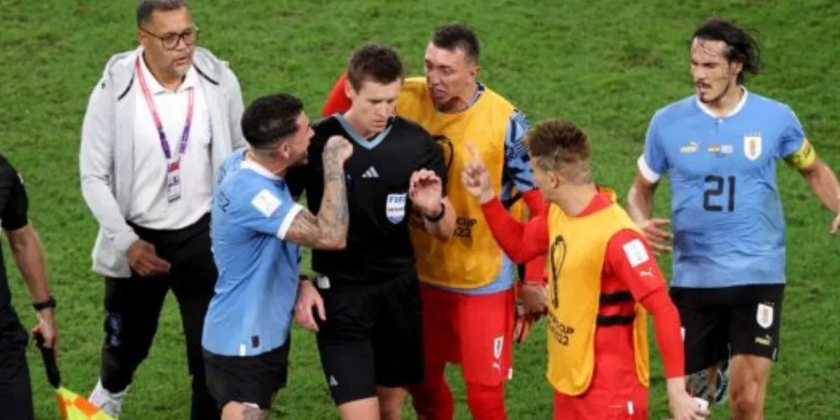 La FIFA dio a conocer las sanciones para los jugadores de Uruguay por los incidentes en el encuentro ante Ghana