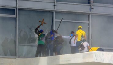 México y EU condenan invasión de sedes del Gobierno en Brasil