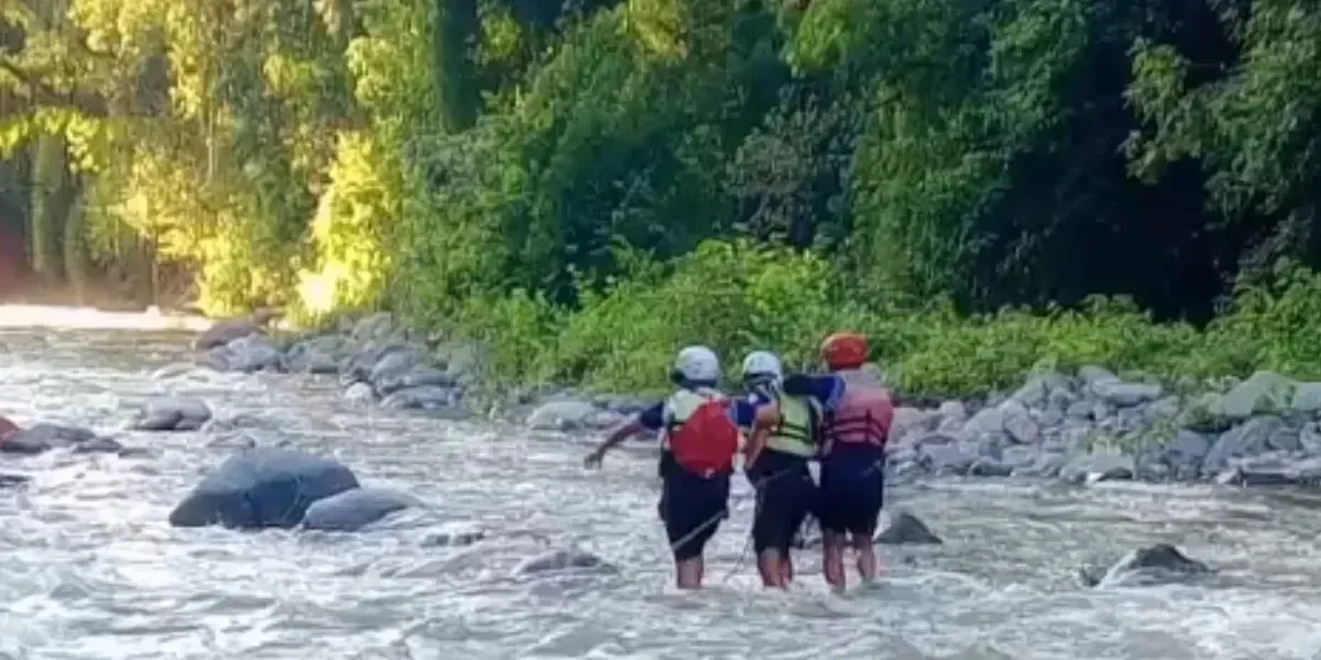 A woman tried to take a selfie, fell into the river and drowned
