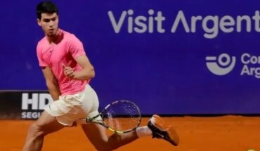 Carlos Alcaraz confirmó su condición de candidato y se clasificó a las semifinales del Argentina Open