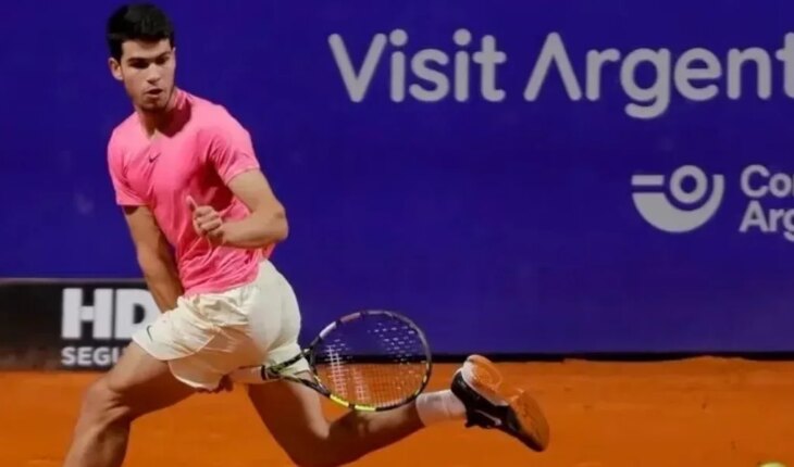 Carlos Alcaraz confirmó su condición de candidato y se clasificó a las semifinales del Argentina Open