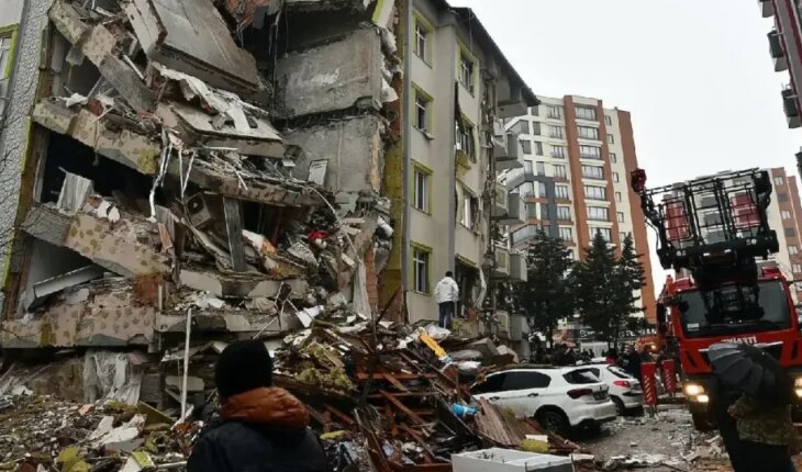 El número de víctimas fatales del terremoto en Turquía y Siria asciende a 35 mil muertos