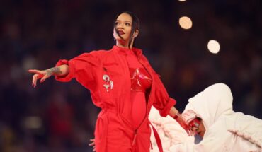 Rihanna revela que está embarazada en pleno Super Bowl — Rock&Pop