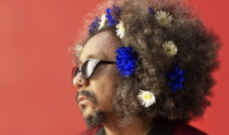 El músico brasileño Chico Cesar, que inaugura festival Womad: «Mis canciones hablan de amor y revolución»