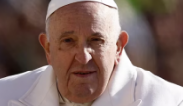 El papa Francisco fue internado por una infección pulmonar tras presentar «dificultades respiratorias»