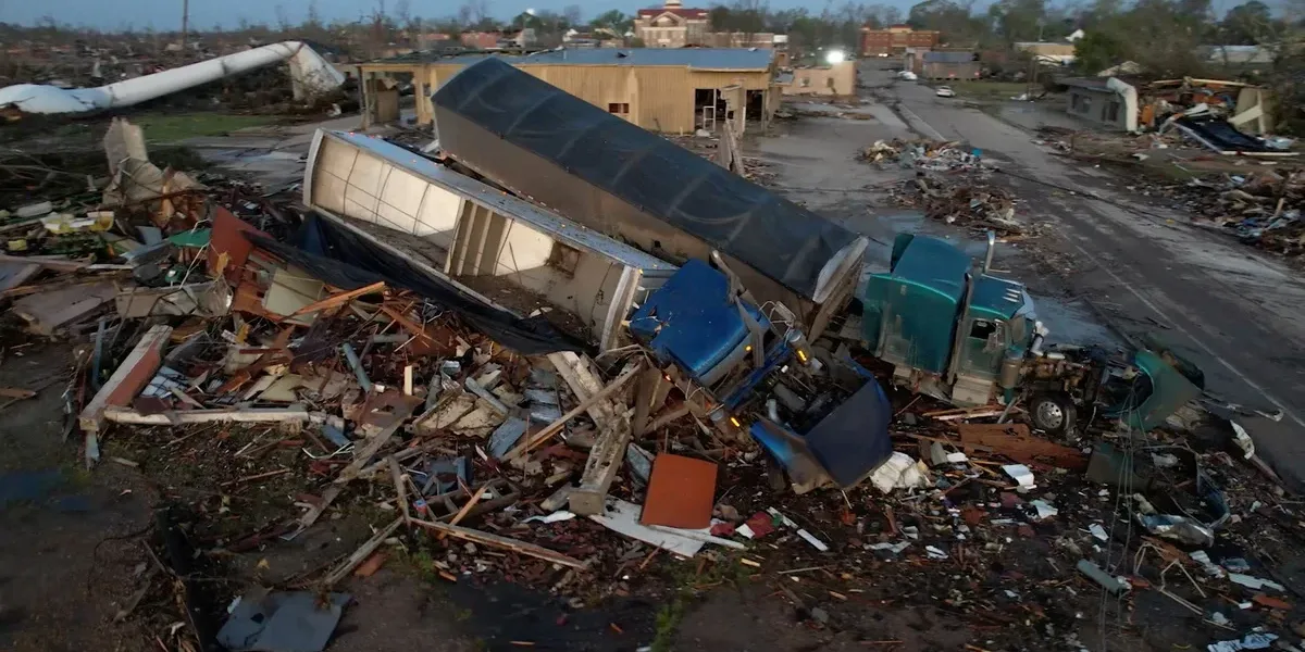 Estados Unidos: 23 muertos por un tornado en Mississippi