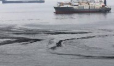 Monitoring plan activated for soot spill on the coast of Viña del Mar