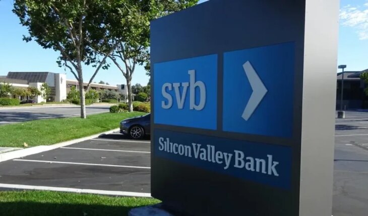 Silicon Valley Bank: colapsa el banco que presta dinero a las empresas tecnológicas