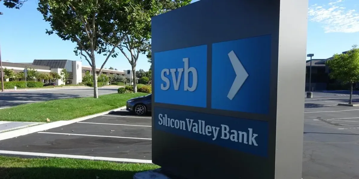 Silicon Valley Bank: colapsa el banco que presta dinero a las empresas tecnológicas