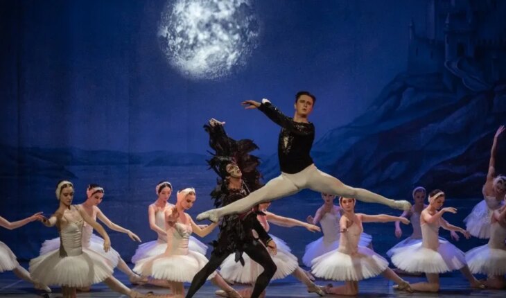 The International Ballet Festival arrives with the classic “Swan Lake”