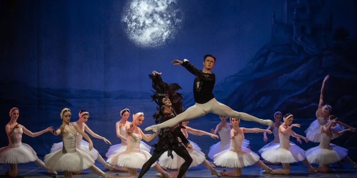 The International Ballet Festival arrives with the classic "Swan Lake"