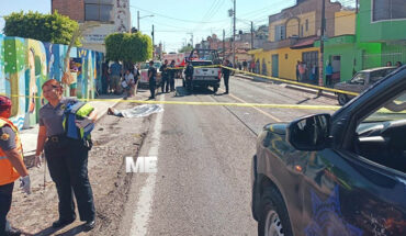 Adulto mayor muere atropellado por camioneta en Uruétaro