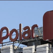 La Polar acknowledges that it marketed counterfeit products and announces that it will file complaints against "those responsible for this fraud"